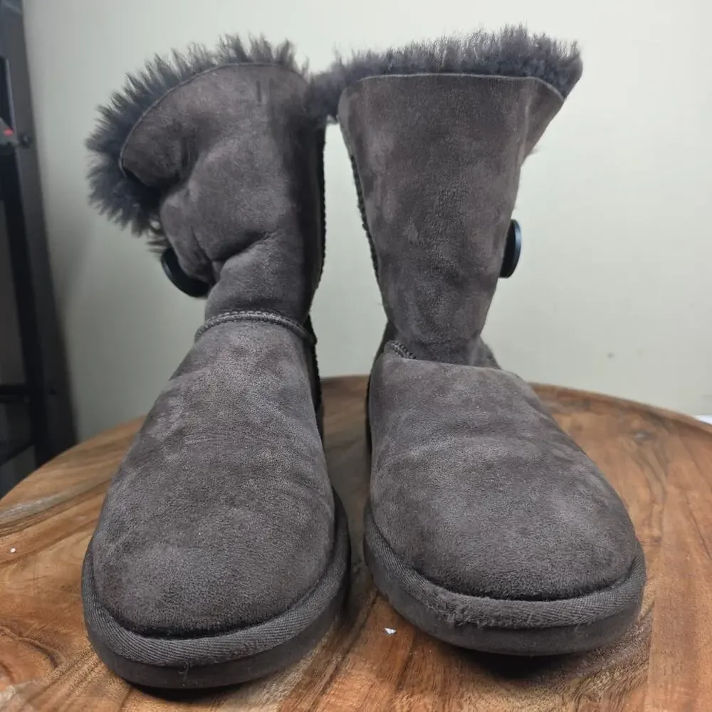 UGG Bailey Button Womens Dark Brown Size 6 Ankle Winter Boots Booties F19013K